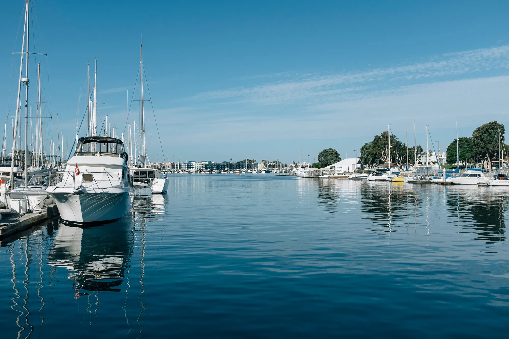 Fantastic weather and clear skies for our voyage. Next time, I'll make sure to bring a lens filter for some long exposures.